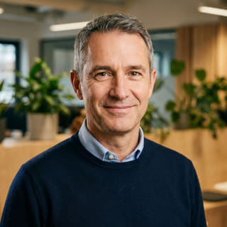 Image de profil de James Mitchell, affiché comme Directeur Général au sein de Prorogéance